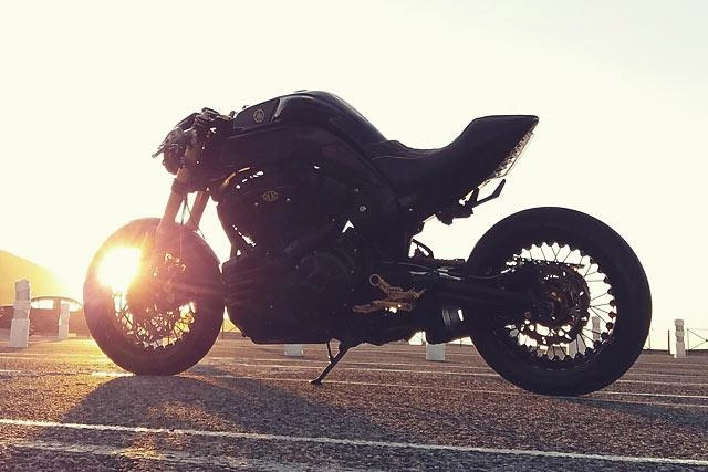 Yamaha mt-01 hầm hố và siêu ngầu trong kiểu dáng cafe fighter