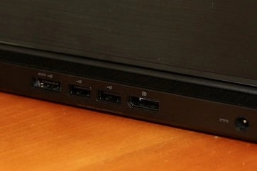 Dell adamo tại việt nam giá 3199 usd