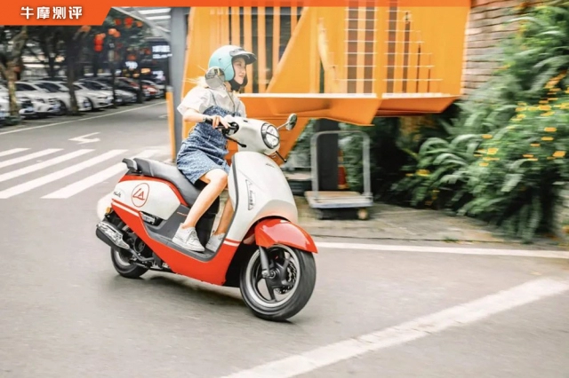 Honda giới thiệu mẫu xe tay ga vừa đẹp vừa sang đối thủ xứng tầm của vespa