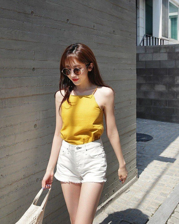 Mê diện quần short mà chưa biết 10 công thức phối đồ này style hè của nàng khó thăng hạng