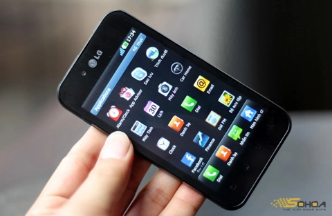 10 smartphone phổ thông bán tốt cận tết
