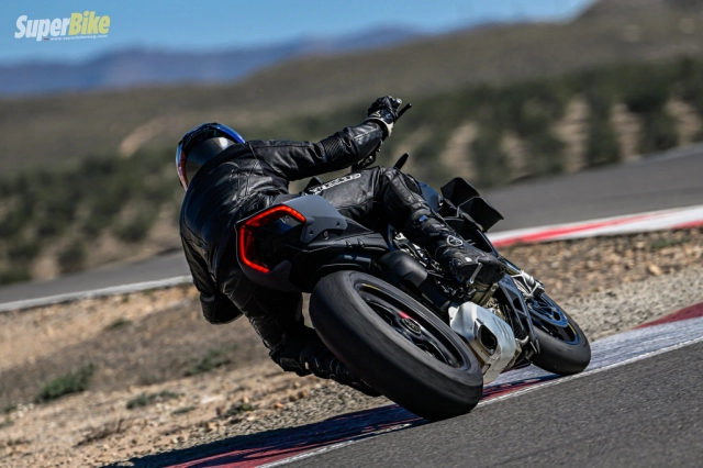 Ducati streetfighter v4s 2023 có gì mới