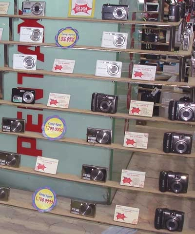 Máy ảnh compact giá siêu rẻ