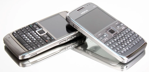 Những điện thoại bàn phím qwerty hiếm hoi còn bán ở việt nam