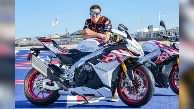 Phiên bản đặc biệt của aprilia rsv4 factory 2023 và tuono factory 2023 xuất hiện tại cota