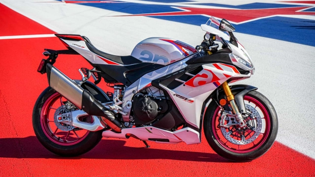 Phiên bản đặc biệt của aprilia rsv4 factory 2023 và tuono factory 2023 xuất hiện tại cota