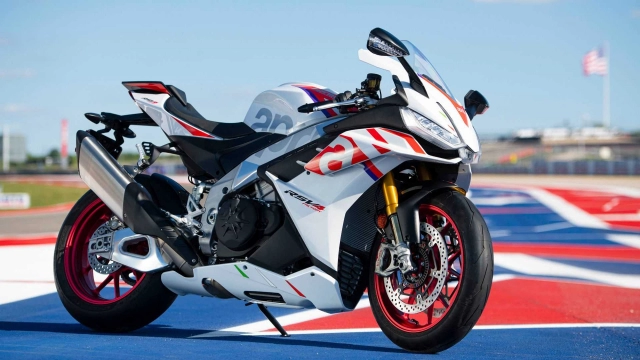 Phiên bản đặc biệt của aprilia rsv4 factory 2023 và tuono factory 2023 xuất hiện tại cota