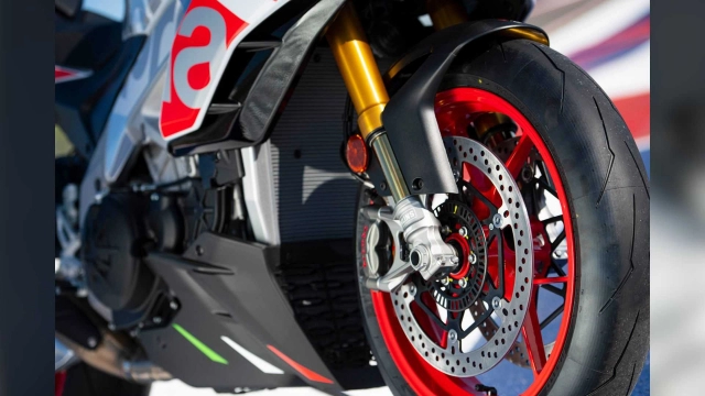 Phiên bản đặc biệt của aprilia rsv4 factory 2023 và tuono factory 2023 xuất hiện tại cota