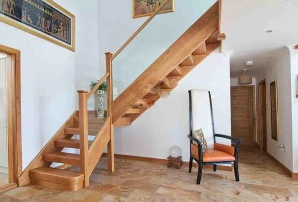 Top 20 mẫu cầu thang gỗ đẹp cuốn hút biến nhà bạn thành khách sạn vừa tiện vừa sang