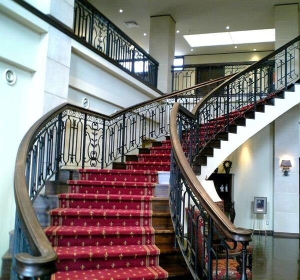 Top 20 mẫu cầu thang gỗ đẹp cuốn hút biến nhà bạn thành khách sạn vừa tiện vừa sang