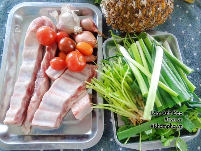 Vào bếp trổ tài nấu canh sườn chua ngọt đậm đà đưa cơm