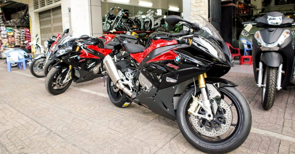 Bmw s1000rr 2016 phiên bản đỏ đen đầu tiên về việt nam