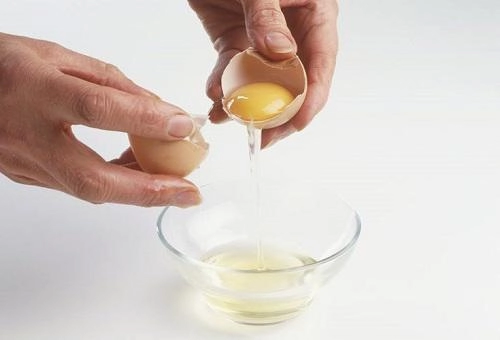 Bỏ 5000 đồng làm mặt nạ trứng gà bạn có làn da sạch mụn trắng không tì vết