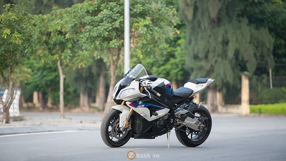 Cá mập lên bờ - bmw s1000rr với đầy đủ vũ khí hạng nặng