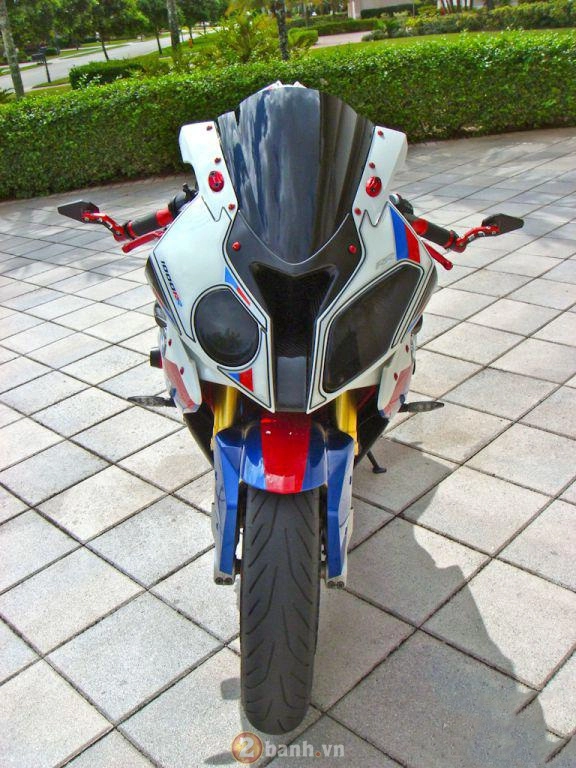 Cá mập lên bờ - bmw s1000rr với đầy đủ vũ khí hạng nặng