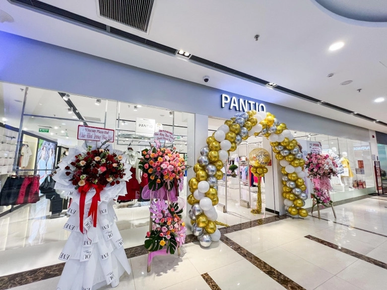 Cùng một ngày thời trang pantio bùng nổ khai trương 5 showroom mới với nhiều ưu đãi hấp dẫn trên toàn hệ thống