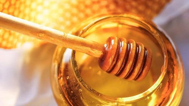 Dù kết hợp nguyên liệu gì với mật ong cũng có thể chế ra thần dược trị mụn