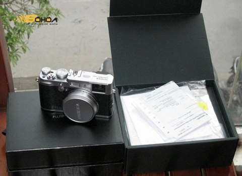 Fujifilm x100 hàng xách tay giá 32 triệu