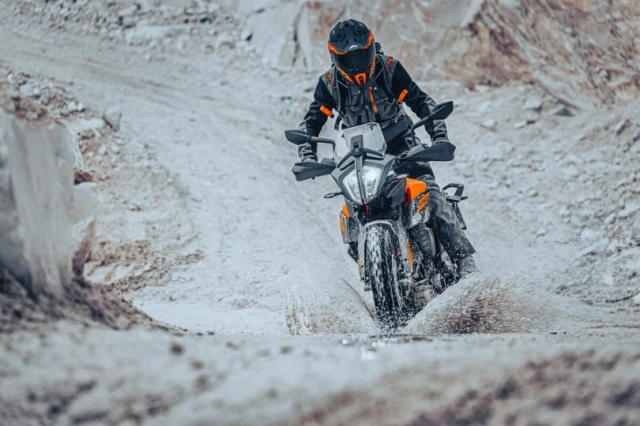 Ktm 390 adventure 2023 ra mắt phiên bản bánh căm và hệ thống treo có thể điều chỉnh