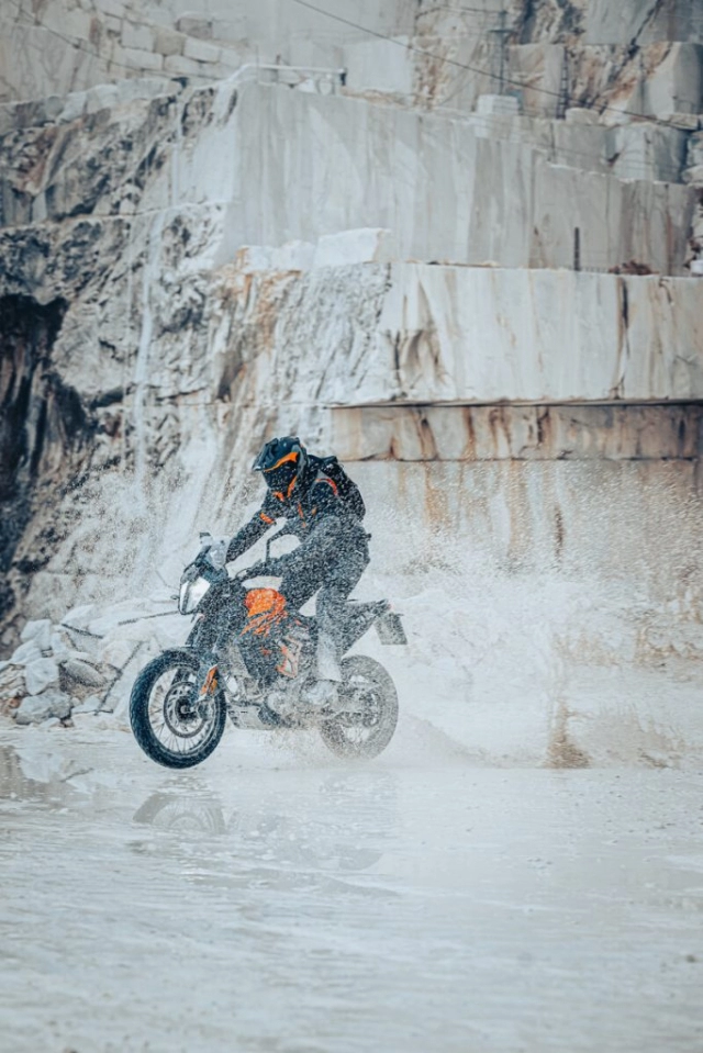 Ktm 390 adventure 2023 ra mắt phiên bản bánh căm và hệ thống treo có thể điều chỉnh