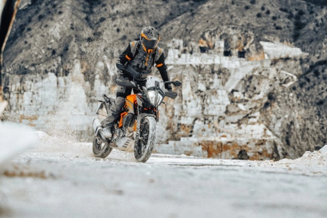 Ktm 390 adventure 2023 ra mắt phiên bản bánh căm và hệ thống treo có thể điều chỉnh