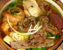 Nấu bún bò huế thế nào cho ngon