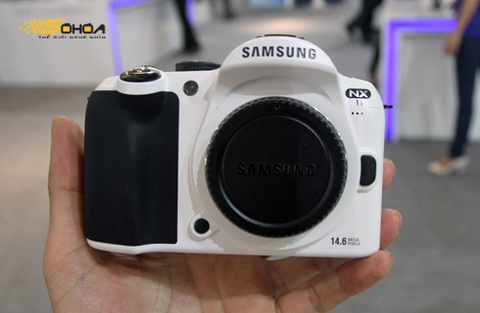 Ngắm samsung nx11 màu trắng tuyết