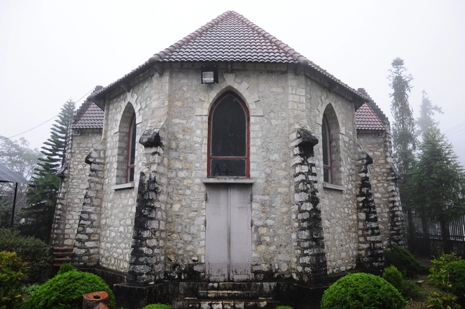 Nhà thờ cổ trong lòng phố núi sa pa