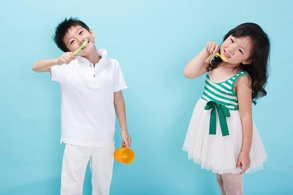 Những lưu ý khi trẻ thay răng sữa để bé sở hữu hàm răng đều và đẹp khi lớn
