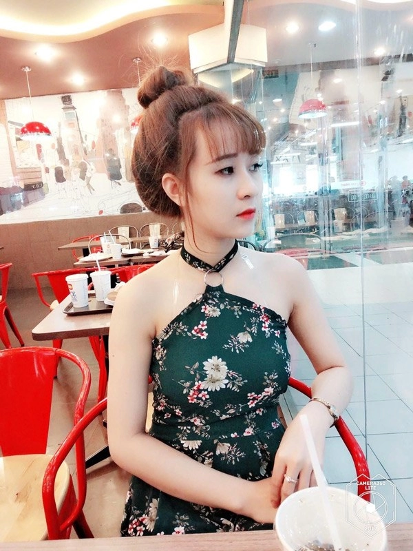 Nữ điều dưỡng giấu mẹ đi chống dịch sở hữu dung mạo xinh đẹp da trắng như tuyết