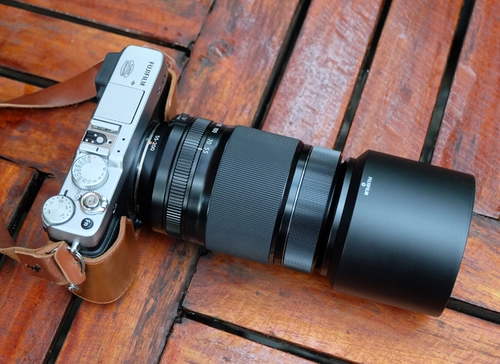 Ống kính fujifilm 55-200 mm và 27 mm f28 có mặt ở vn