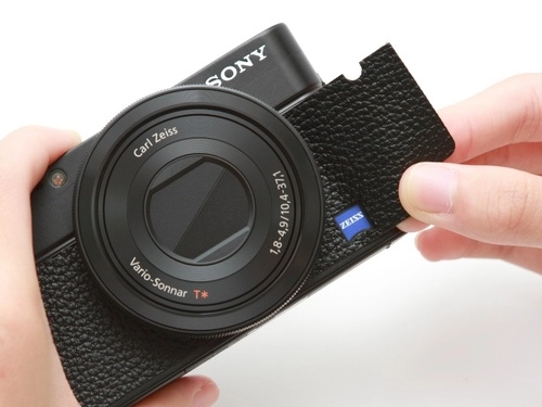 Sony rx200 có thể trang bị ống kính độ mở f14