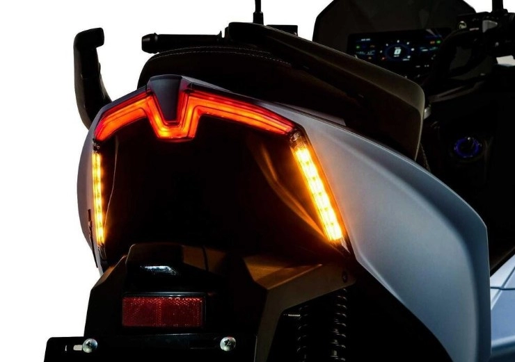 Wottan storm-x tân binh từ châu âu thách thức yamaha nmax