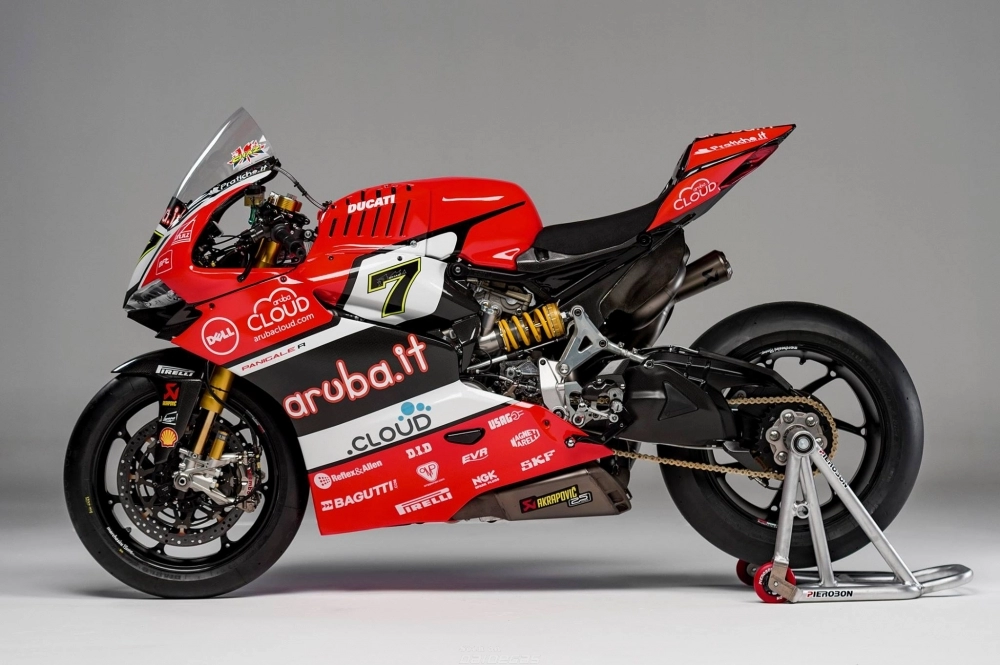 Cận cảnh chi tiết 1199 r panigale của aruba team