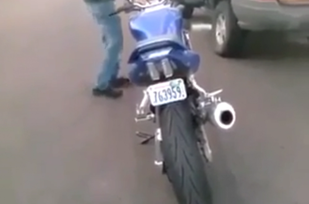 clip môtô có biển số bá đạo của biker tây