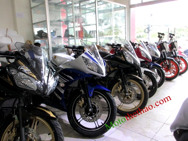 Yamaha r15 - hàng nhập thùng mới về đủ màu