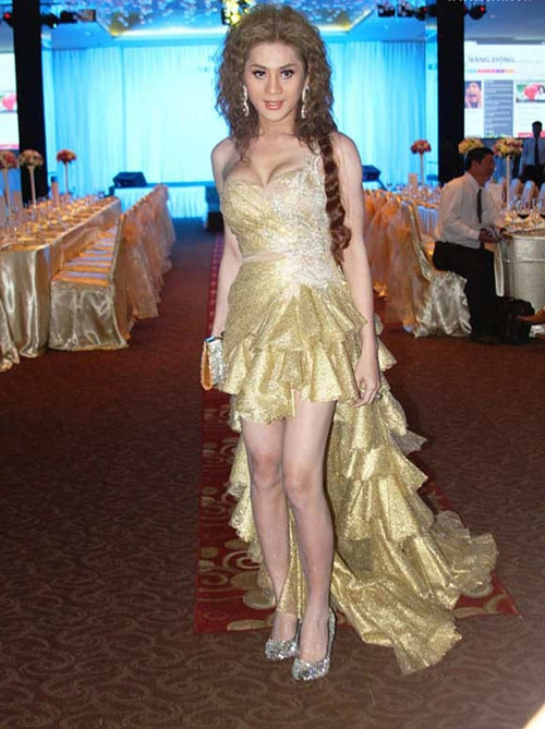 15 mái tóc thảm họa của showbiz việt 2013