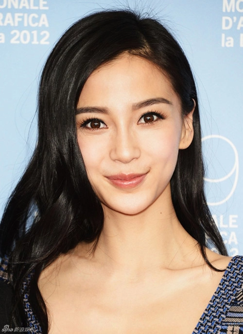 Angelababy lộ độn cằm xấu xí