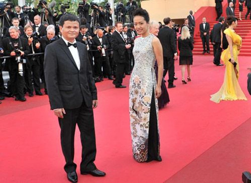 Áo dài việt lần đầu tỏa sáng tại cannes