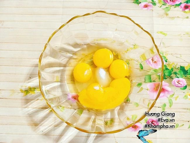 Bánh flan vị cà phê mềm mịn ngon mát đầy mời gọi