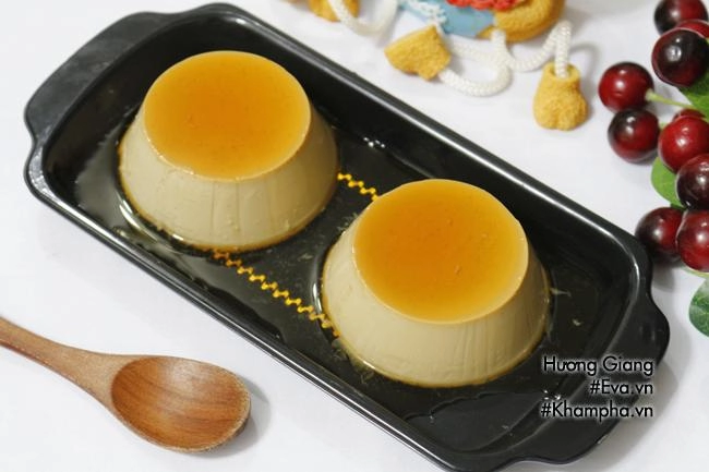 Bánh flan vị cà phê mềm mịn ngon mát đầy mời gọi