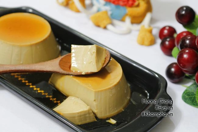 Bánh flan vị cà phê mềm mịn ngon mát đầy mời gọi