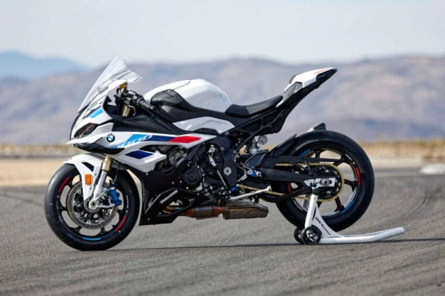 Bmw s1000rr 2023 hiện đã có mặt tại malaysia với giá từ 668 triệu đồng