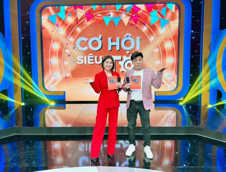 Độc lạ vtv cựu mc chúng tôi là chiến sĩ bầu hơn 16 tuần vẫn ăn diện lên sóng như chưa có gì