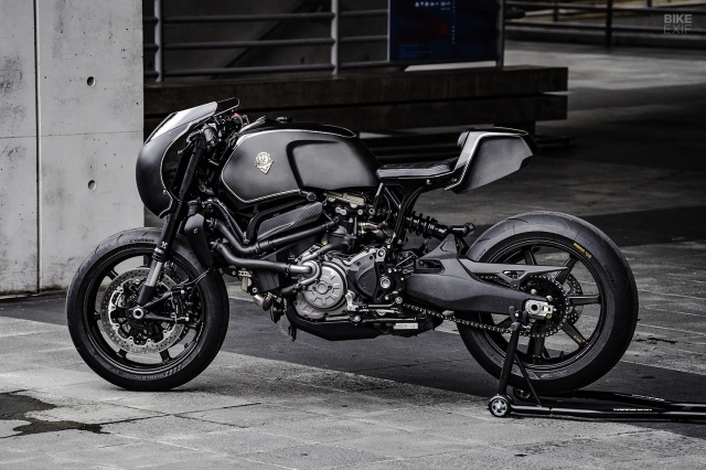 Ducati monster độ cafe racer vô cùng ấn tượng của rough crafts