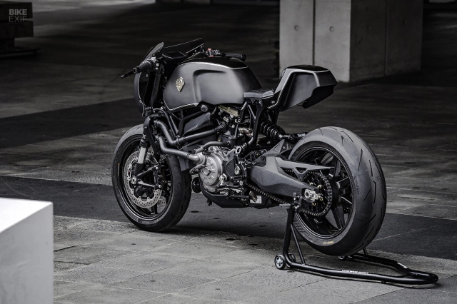 Ducati monster độ cafe racer vô cùng ấn tượng của rough crafts