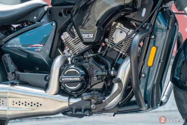 Gv300r - xe mô tô 300 phân khối trang bị động cơ v-twin duy nhất tại việt nam