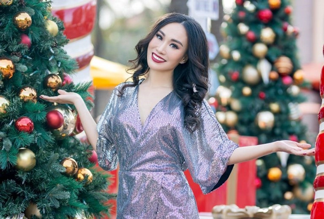 Hoa hậu trang lương khoe những shoot ảnh rạng rỡ mùa giáng sinh