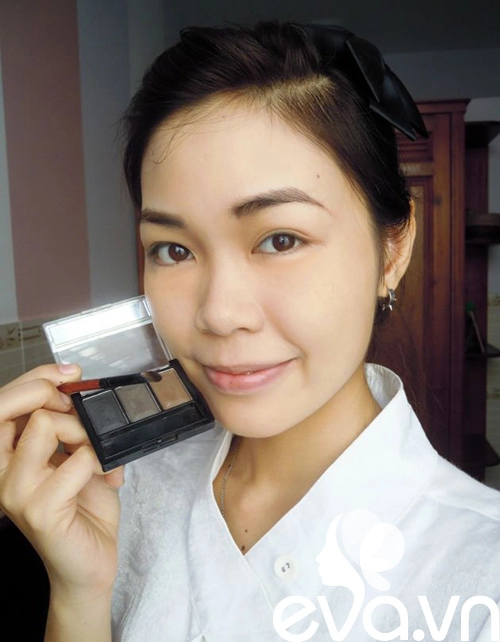 Học nàng sinh viên kiểu make-up ngày nắng