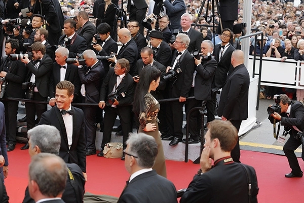 Lý nhã kỳ lộng lẫy như nữ hoàng tại thảm đỏ cannes 2016